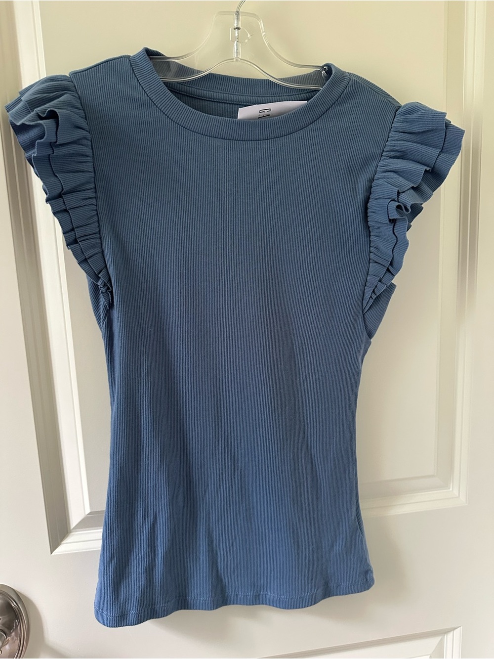 NWT Gap ruffle top